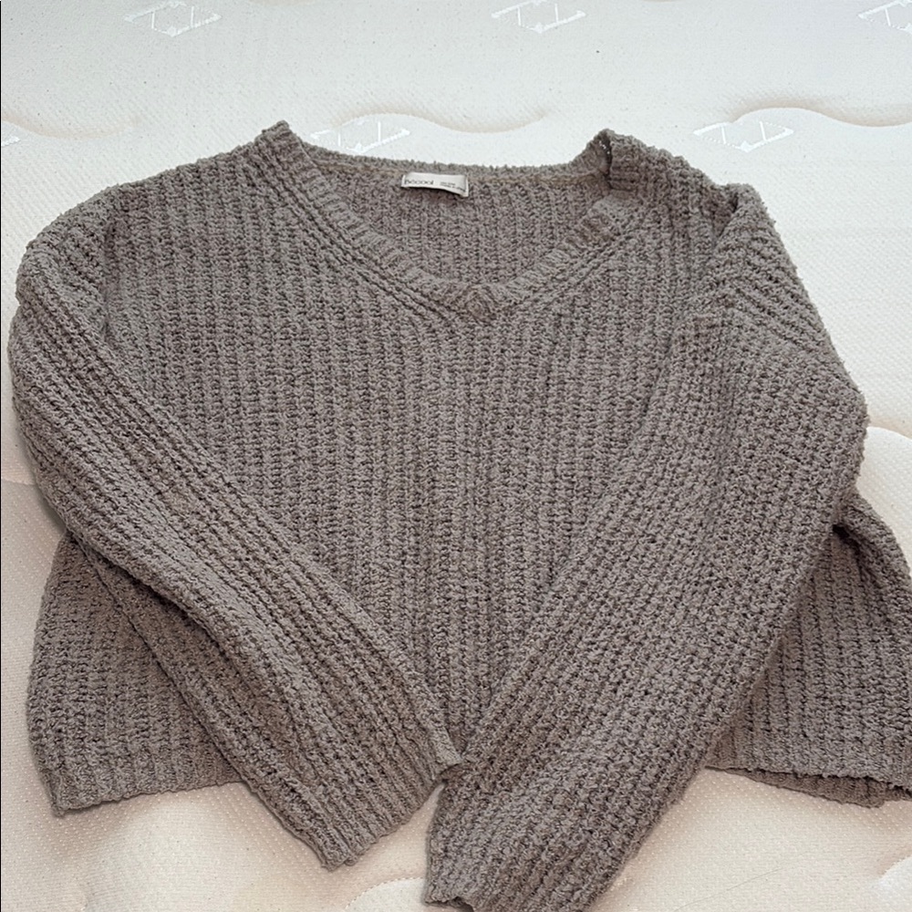 Cozy Knit V-Neck Sweater in Gray